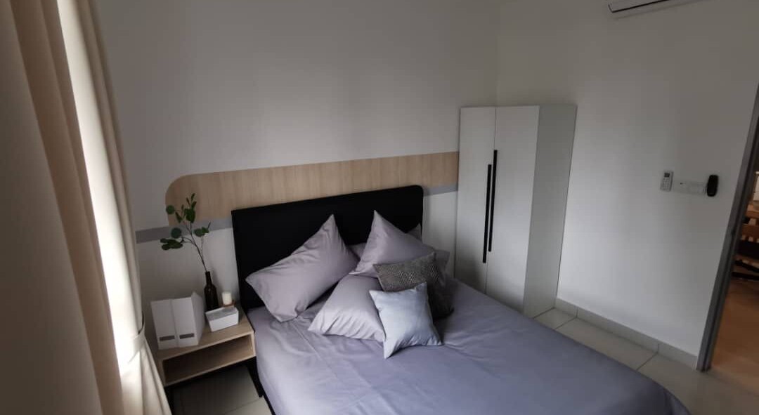 Middle Room