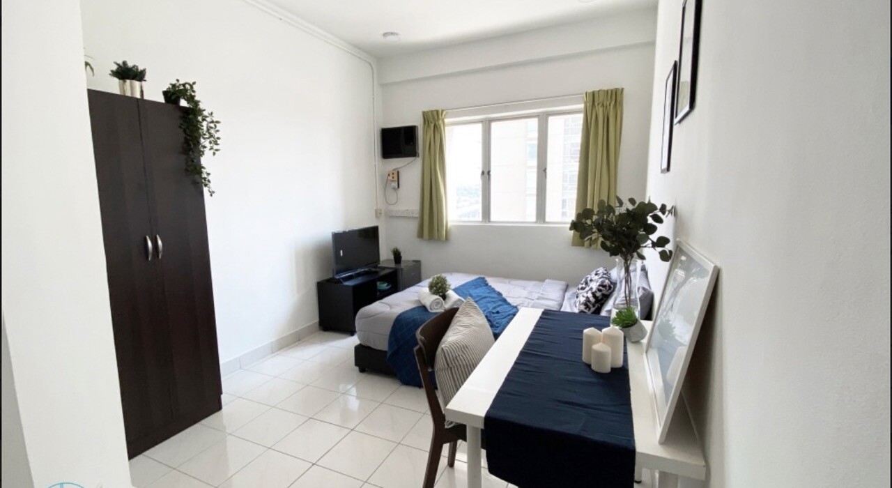 Studio - Corner Unit