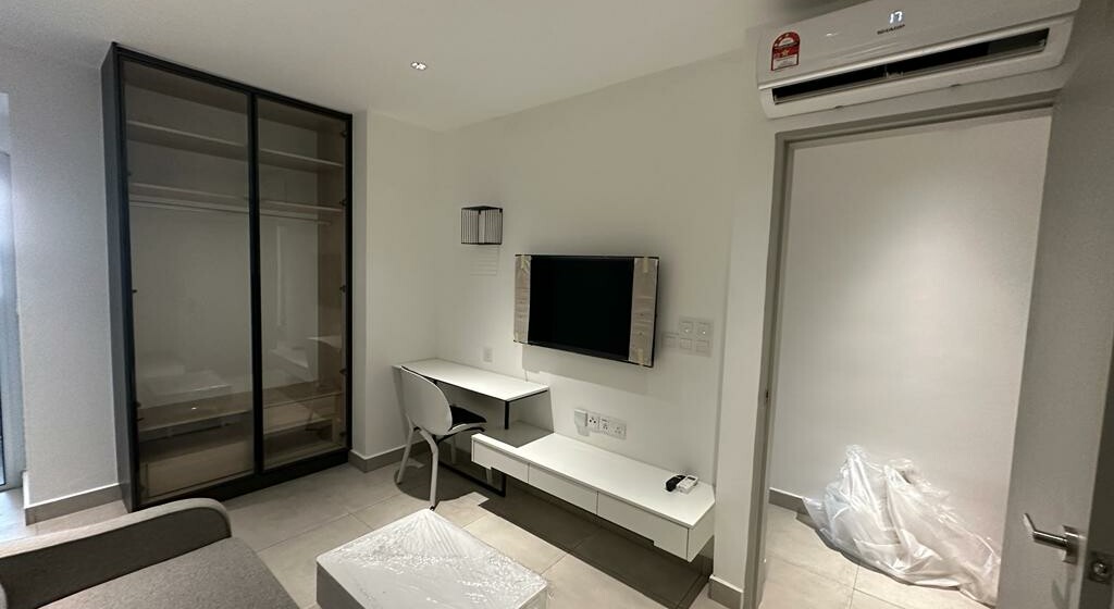 Middle Room