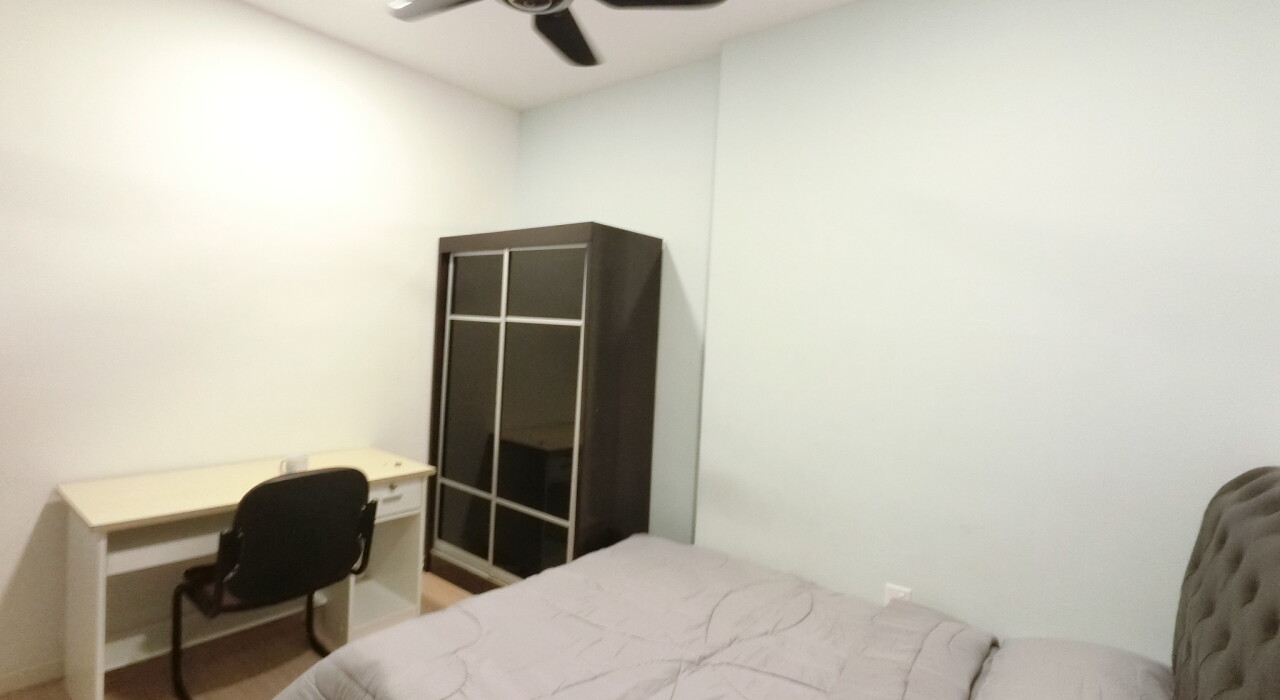 Middle Room Block B
