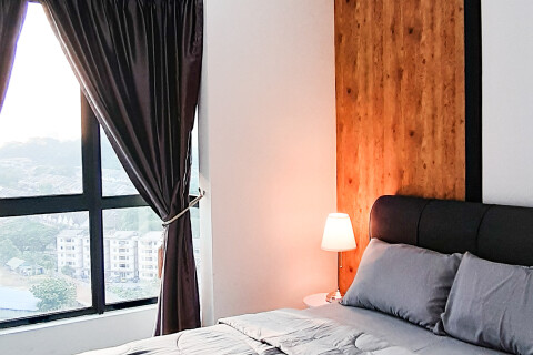 Middle Room