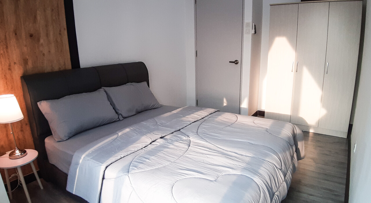 Middle Room