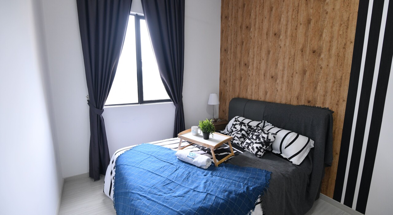 Middle Room