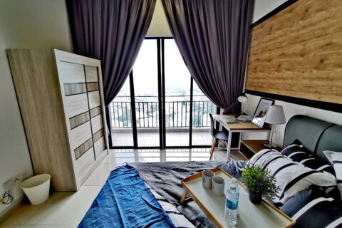 Middle Room