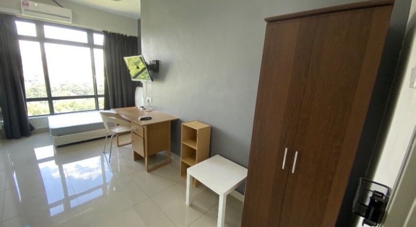 Middle room